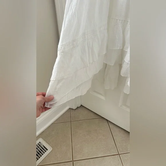 Women’s White Sleeveless Lace-Trim Maxi Dress - Picture 5 of 5